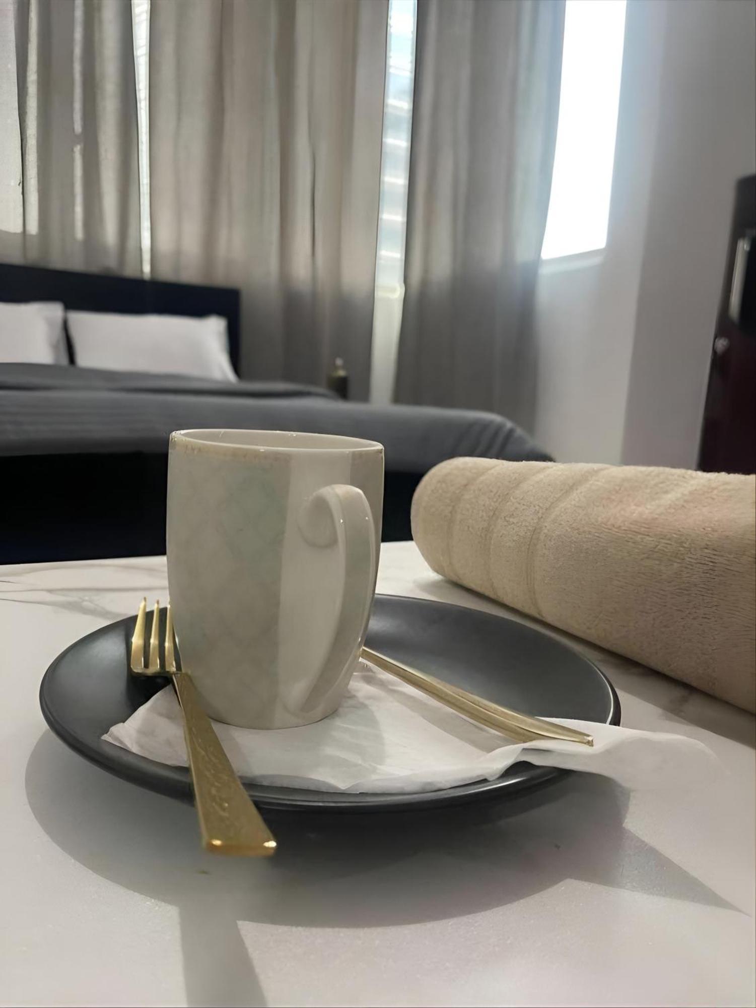 Corniche Street - Extremely Unique Room Abu Dhabi Eksteriør bilde